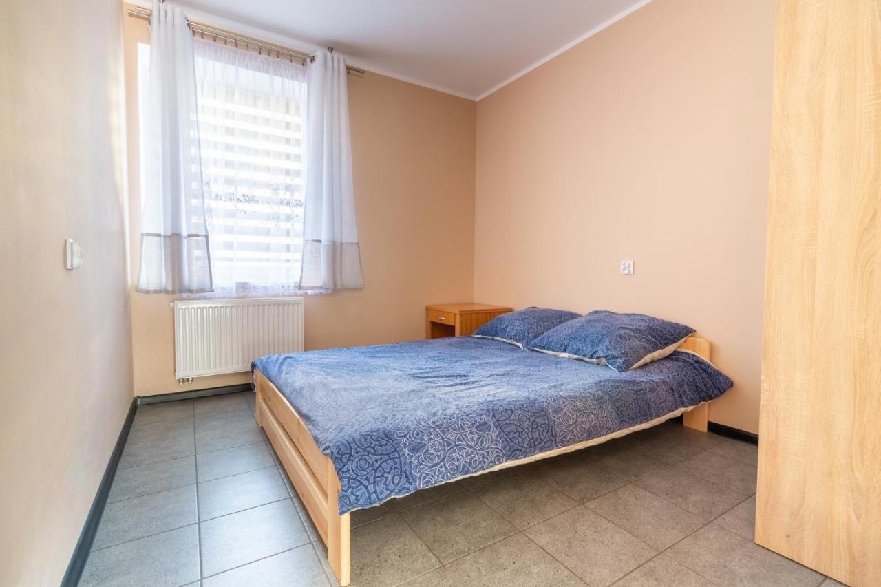 Ow Wilk - Pokoje I Domki Z Aneksami Kuchennymi, Parking, Plac Zabaw Łeba Exterior foto