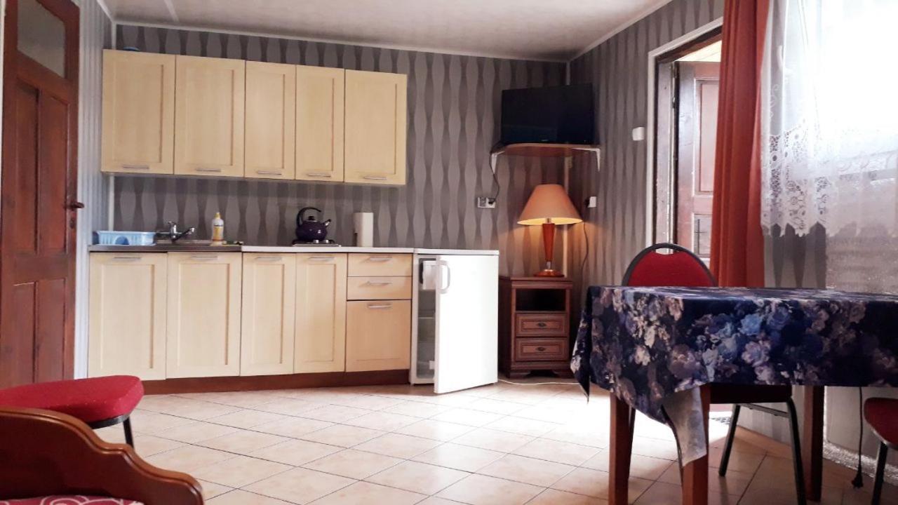 Ow Wilk - Pokoje I Domki Z Aneksami Kuchennymi, Parking, Plac Zabaw Łeba Exterior foto